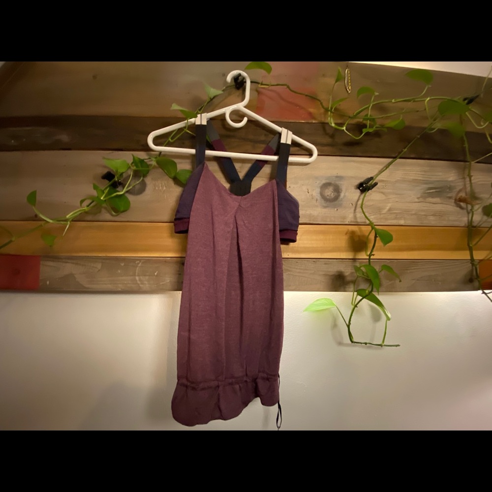 LULULEMON Red Wine Color Workout Tank - Size 6 🍋